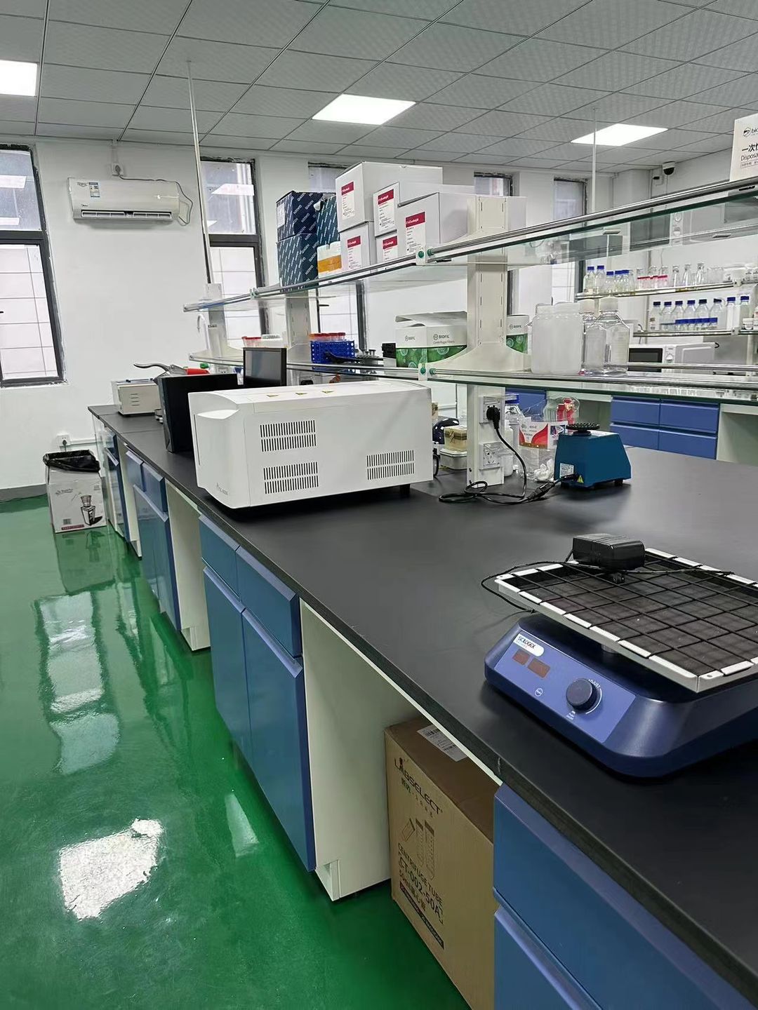 生物安全柜与冷藏储存设备